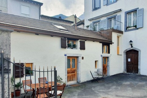 Saint-Maurice - Petit bâtiment de 2 appartements en duplex ...