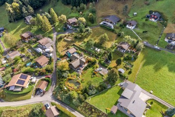 Les Giettes - Belle parcelle équipée de 691 m2 Image 3