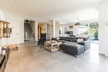 Superbe appartement 4.5 pièces en duplex avec pelouse ... Image 1